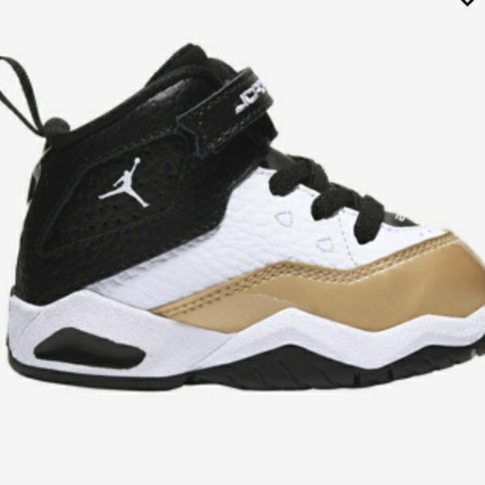 Young Toddler Jordan loyal sneaker size 4